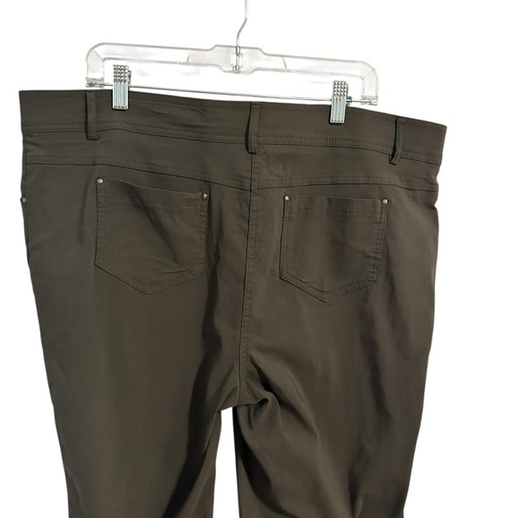 89th & Madison Olive Green Activewear Pants Straight Leg Slimming Size 20 - Picture 7 of 9